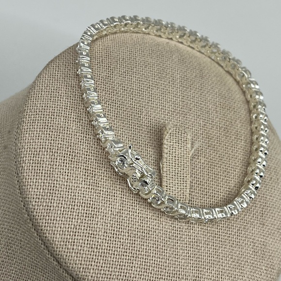 Vintage 7” Sterling Silver CZ Tennis Bracelet – Timeless Sparkle - Picture 4 of 17